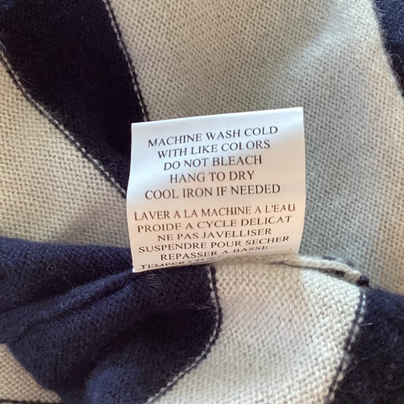 French Curve 100% Cashmere Navy Blue/White V-Neck Tunic Sweater Top Luxury NWOT - Picture 12 of 12